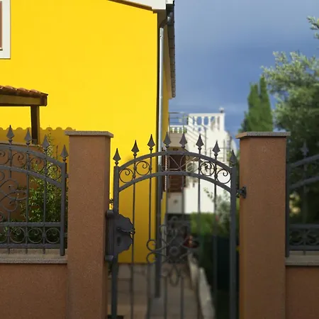 Διαμέρισμα Ines *